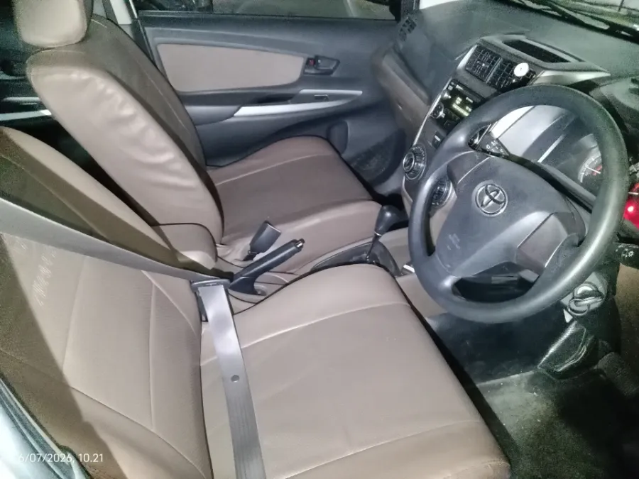 Foto Mobil Bekas Kabin Depan Toyota Avanza 1.3 G tahun 2017