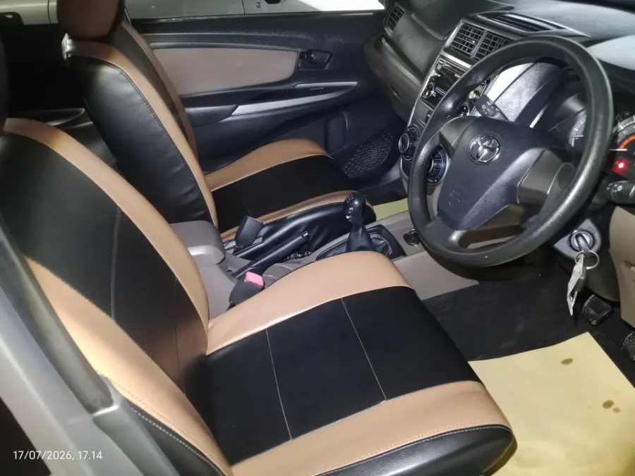 Foto Mobil Bekas Kabin Depan Toyota Avanza 1.3 G tahun 2017