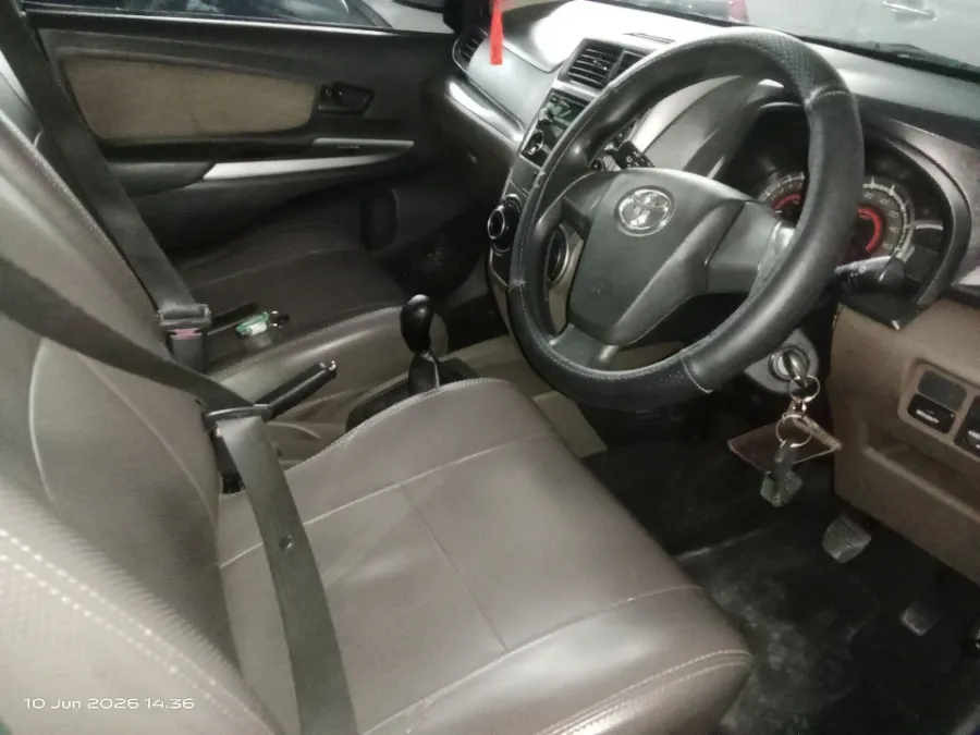 Foto Mobil Bekas Kabin Depan Toyota Avanza 1.3 G tahun 2017