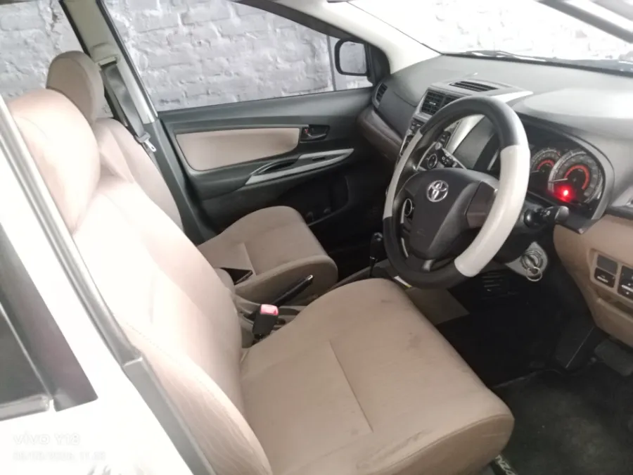 Foto Mobil Bekas Kabin Depan Toyota Avanza 1.3 G tahun 2017
