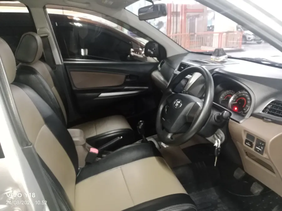 Foto Mobil Bekas Kabin Depan Toyota Avanza 1.3 G tahun 2017