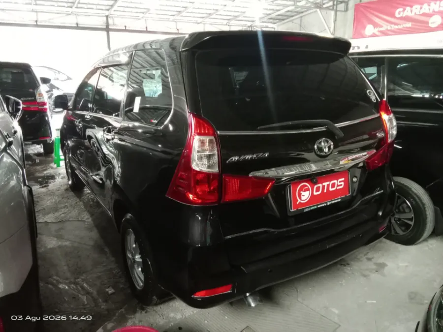 Foto Mobil Bekas Kiri Belakang Toyota Avanza 1.3 G tahun 2017