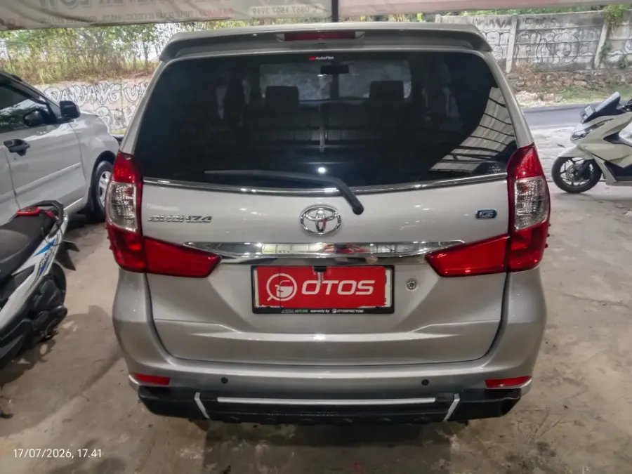 Foto Mobil Bekas Tampak Belakang Toyota Avanza 1.3 G tahun 2017