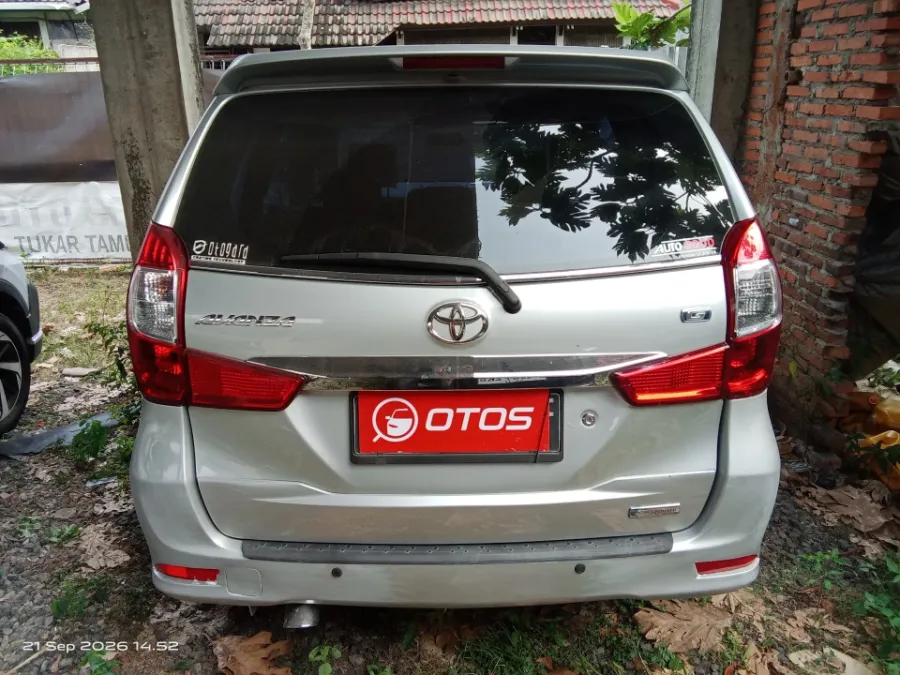 Foto Mobil Bekas Tampak Belakang Toyota Avanza 1.3 G tahun 2017