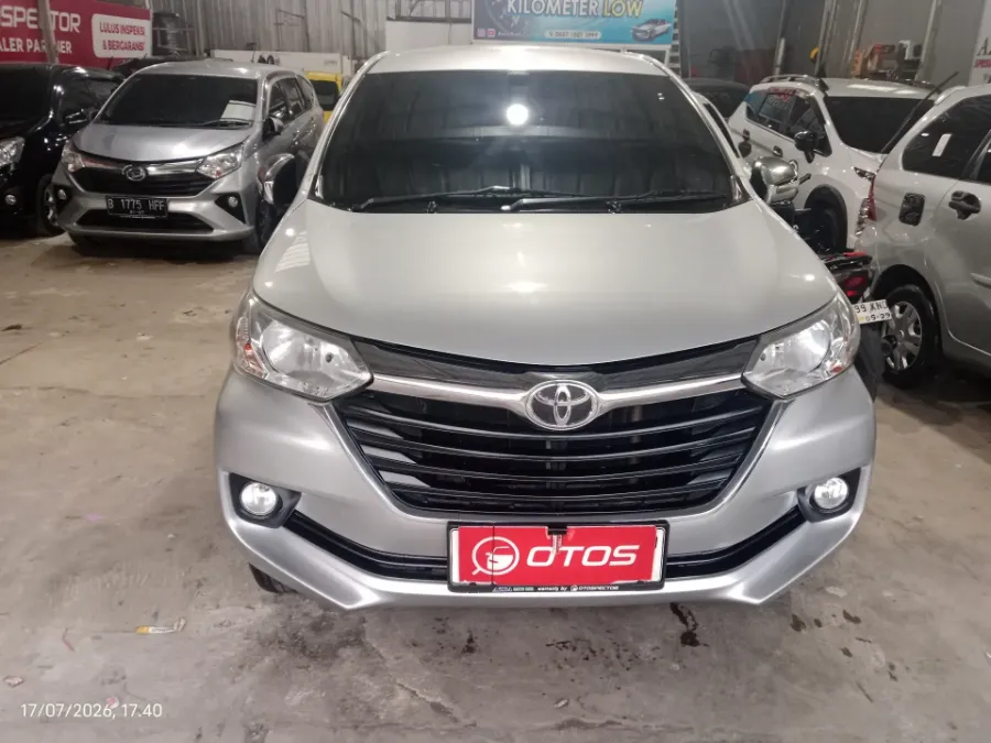 Foto Mobil Bekas Tampak Depan Toyota Avanza 1.3 G tahun 2017