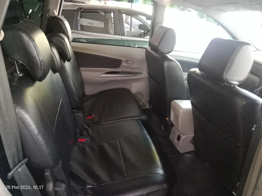 Foto Mobil Bekas Kabin Belakang Toyota Avanza 1.3 G tahun 2019