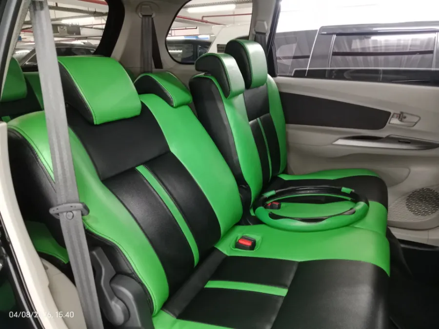 Foto Mobil Bekas Kabin Belakang Toyota Avanza 1.3 G tahun 2020
