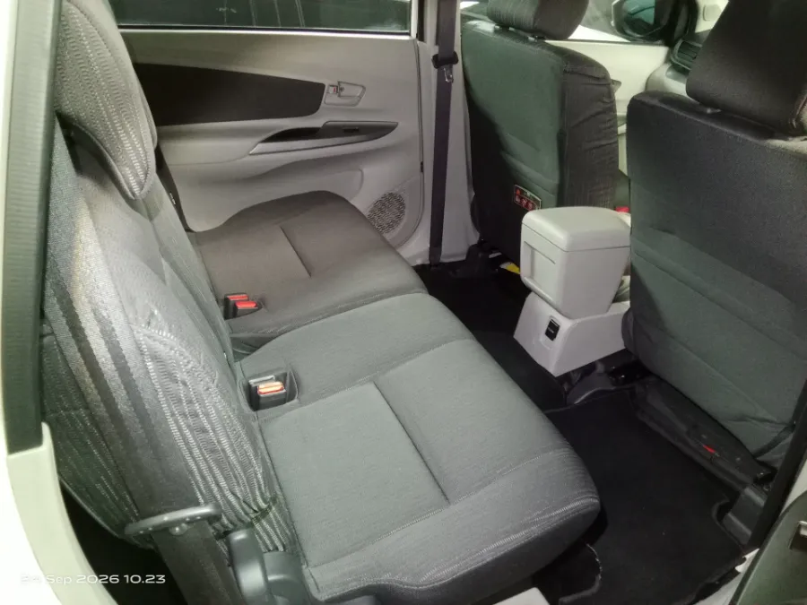 Foto Mobil Bekas Kabin Belakang Toyota Avanza 1.3 G tahun 2020