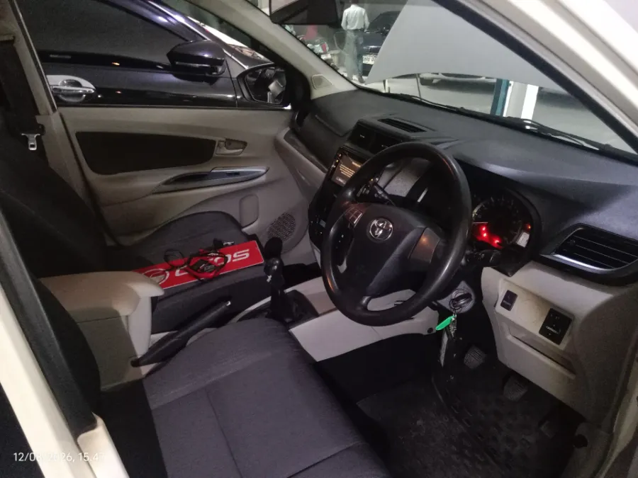 Foto Mobil Bekas Kabin Depan Toyota Avanza 1.3 G tahun 2020