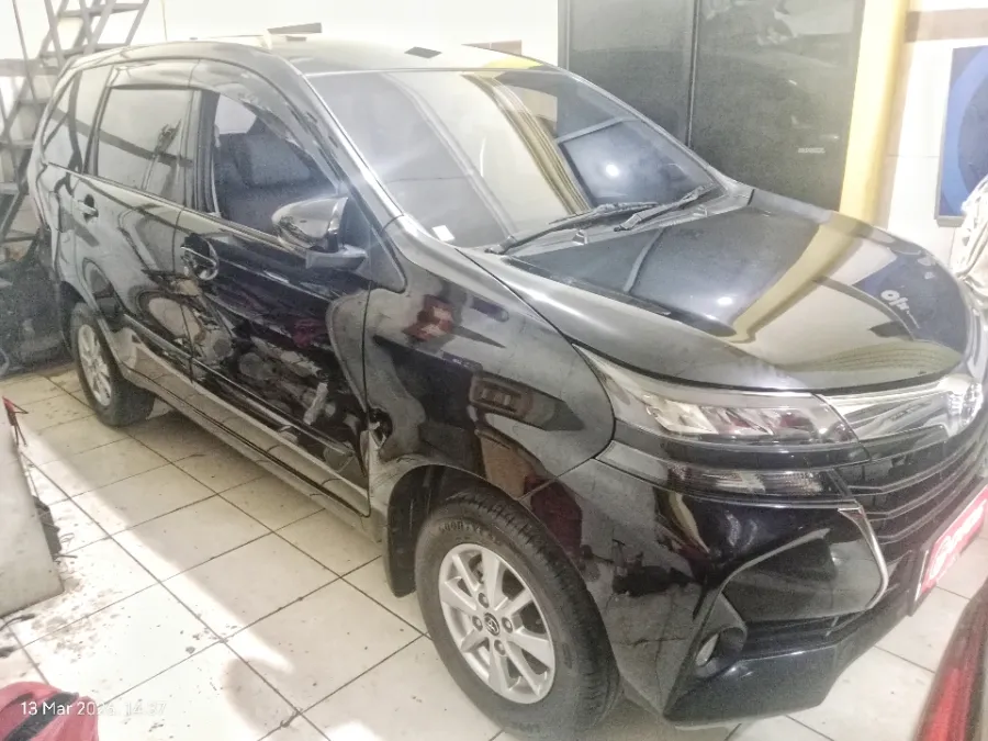 Foto Mobil Bekas Kanan Depan Toyota Avanza 1.3 G tahun 2020