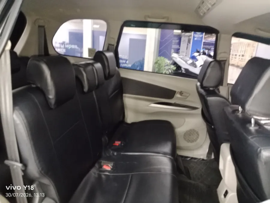 Foto Mobil Bekas Kabin Belakang Toyota Avanza 1.3 G tahun 2021