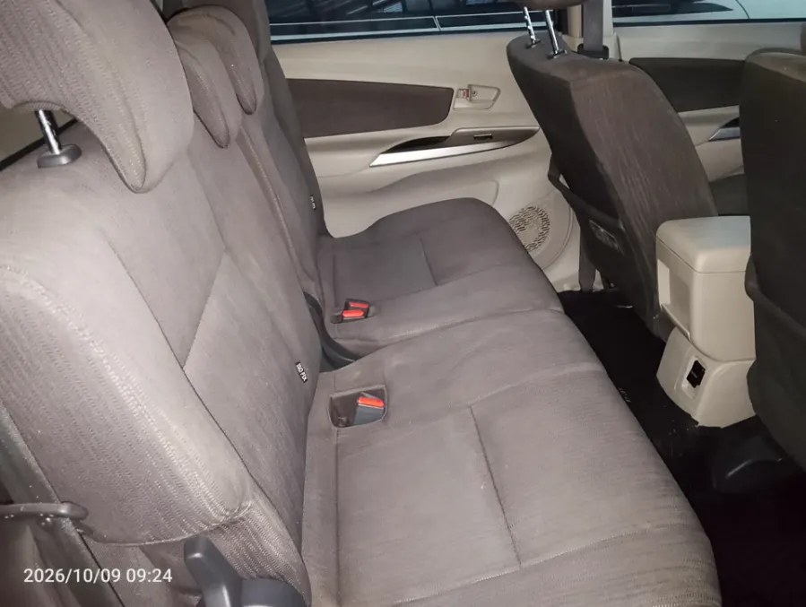 Foto Mobil Bekas Kabin Belakang Toyota Avanza 1.3 G tahun 2021