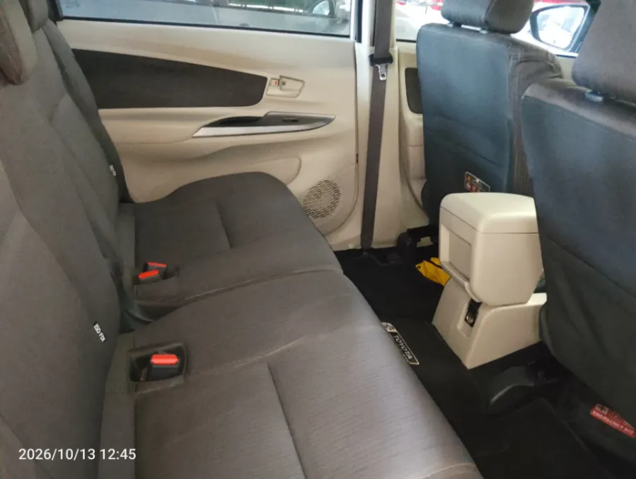 Foto Mobil Bekas Kabin Belakang Toyota Avanza 1.3 G tahun 2021