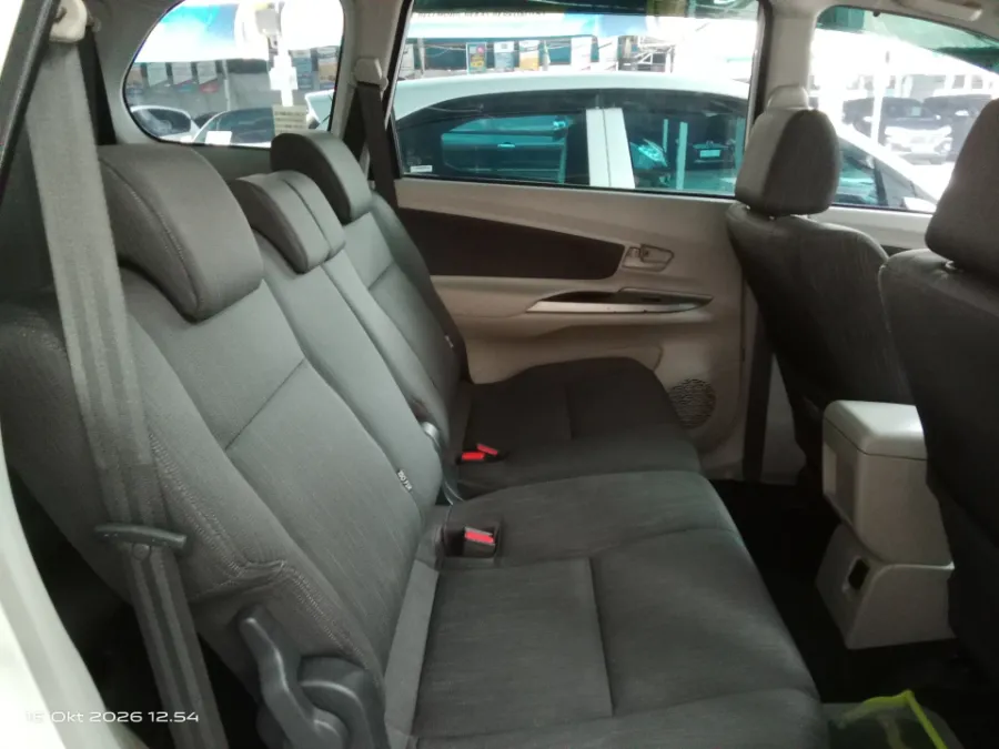 Foto Mobil Bekas Kabin Belakang Toyota Avanza 1.3 G tahun 2021