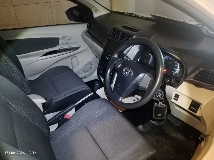 Foto Mobil Bekas Kabin Depan Toyota Avanza 1.3 G tahun 2021