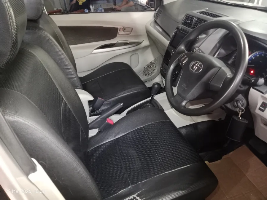 Foto Mobil Bekas Kabin Depan Toyota Avanza 1.3 G tahun 2021