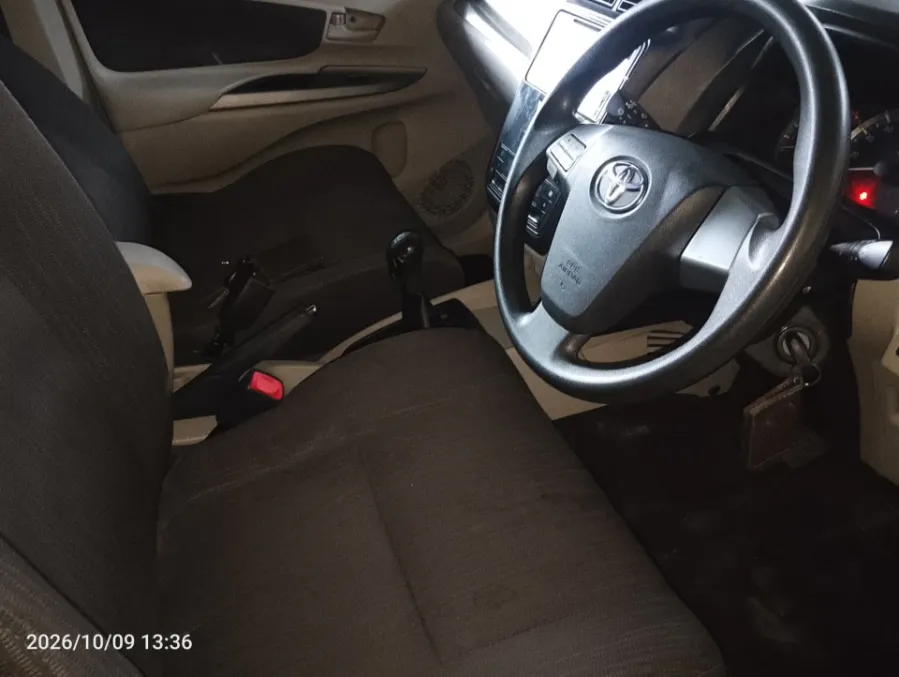Foto Mobil Bekas Kabin Depan Toyota Avanza 1.3 G tahun 2021