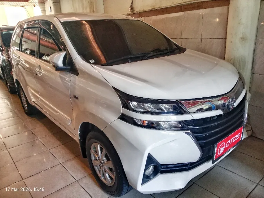Foto Mobil Bekas Kanan Depan Toyota Avanza 1.3 G tahun 2021