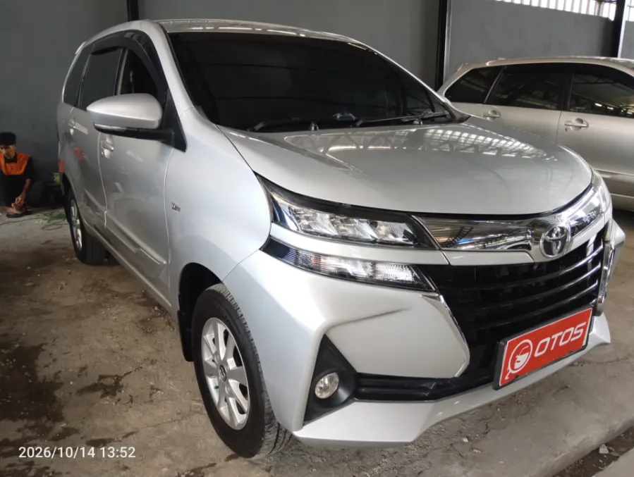 Foto Mobil Bekas Kanan Depan Toyota Avanza 1.3 G tahun 2021
