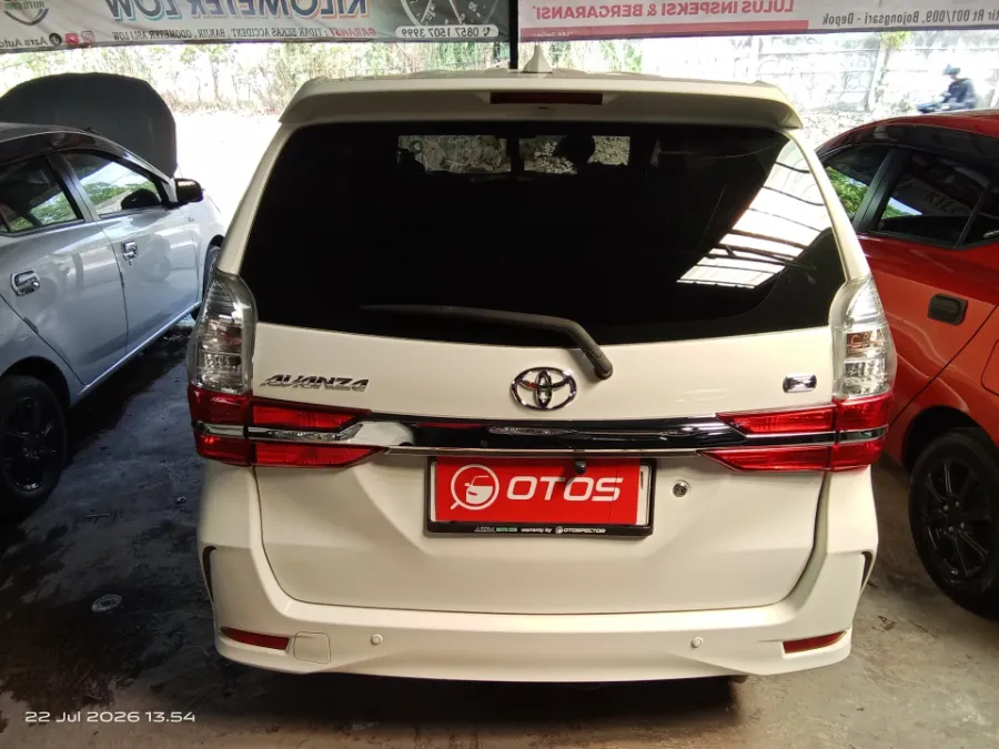 Foto Mobil Bekas Tampak Belakang Toyota Avanza 1.3 G tahun 2021