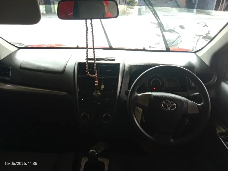 Foto Mobil Bekas Dashboard Toyota Avanza 1.3 Veloz tahun 2016