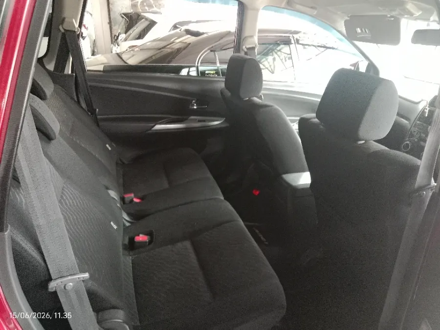 Foto Mobil Bekas Kabin Belakang Toyota Avanza 1.3 Veloz tahun 2016