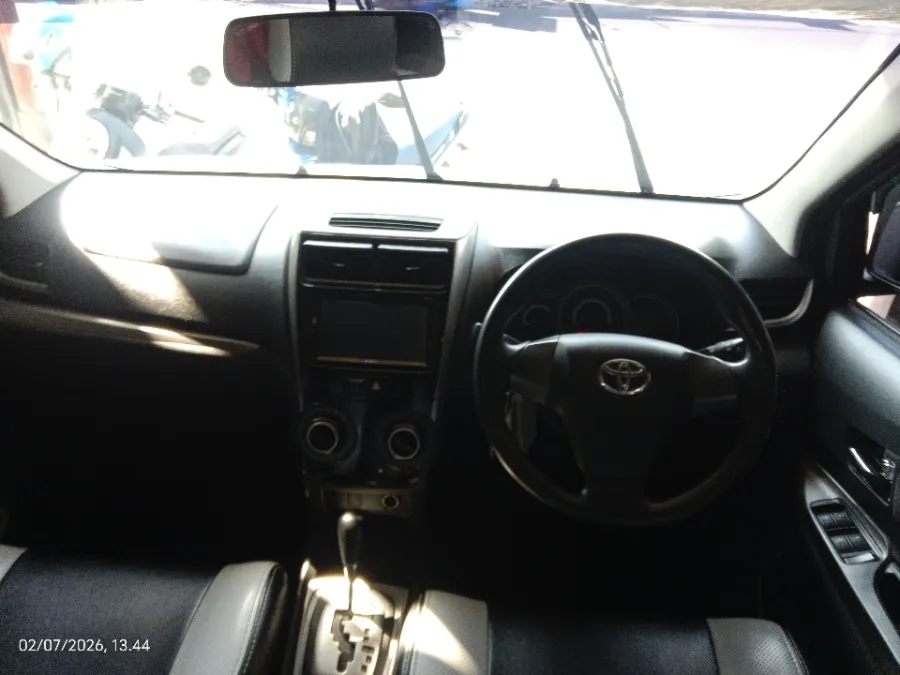 Foto Mobil Bekas Dashboard Toyota Avanza 1.3 Veloz tahun 2017