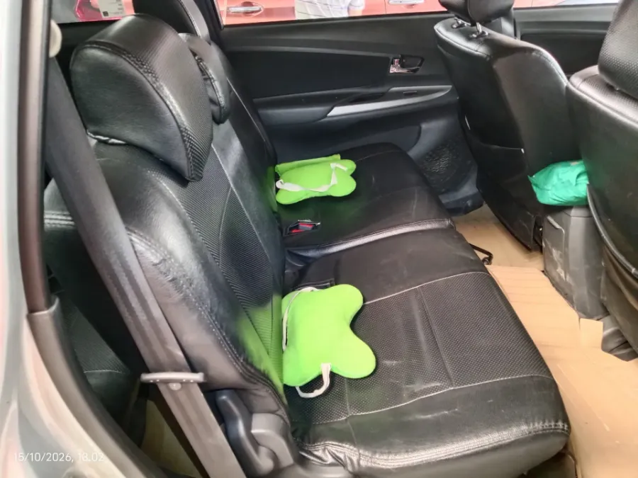 Foto Mobil Bekas Kabin Belakang Toyota Avanza 1.3 Veloz tahun 2017