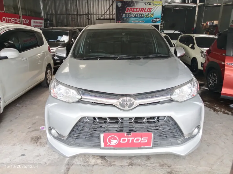 Foto Mobil Bekas Tampak Depan Toyota Avanza 1.3 Veloz tahun 2017
