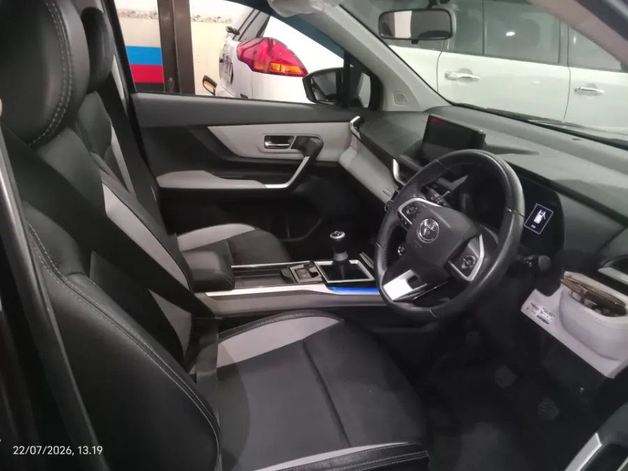 Foto Mobil Bekas Kabin Depan Toyota Avanza 1.5 tahun 2023