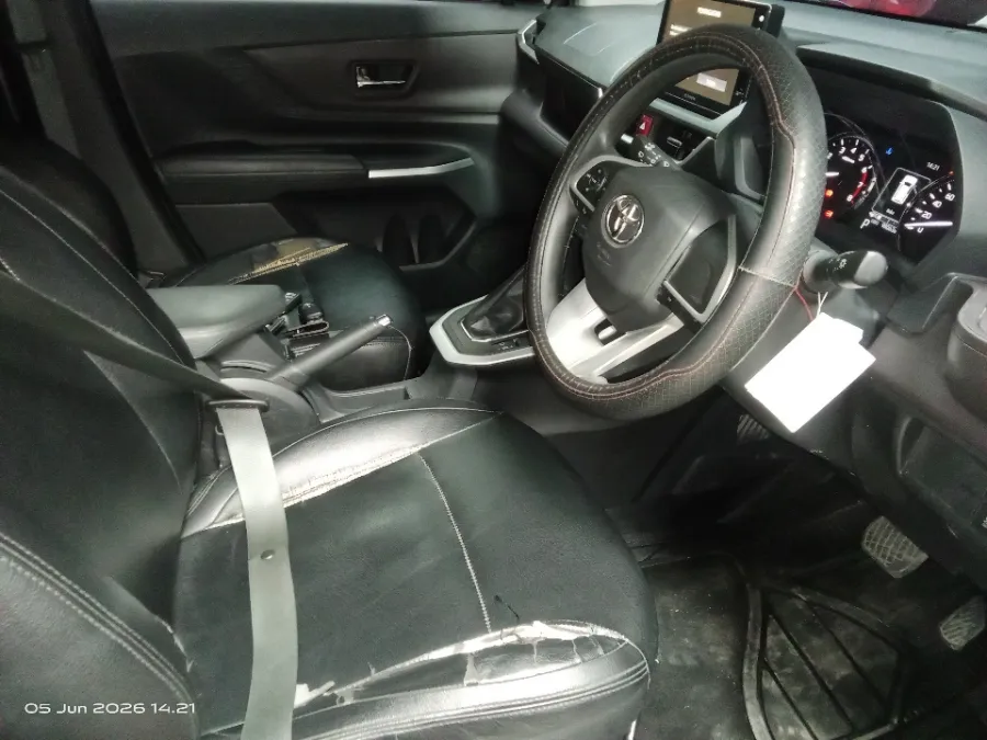 Foto Mobil Bekas Kabin Depan Toyota Avanza 1.5 G tahun 2021