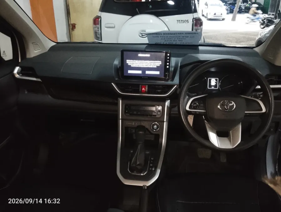 Foto Mobil Bekas Dashboard Toyota Avanza 1.5 G tahun 2022