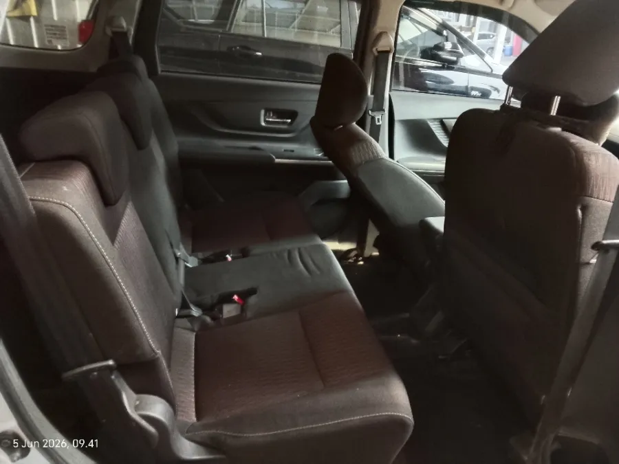 Foto Mobil Bekas Kabin Belakang Toyota Avanza 1.5 G tahun 2022