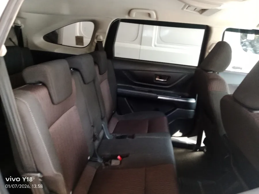 Foto Mobil Bekas Kabin Belakang Toyota Avanza 1.5 G tahun 2022