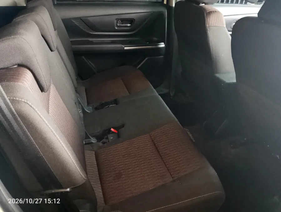Foto Mobil Bekas Kabin Belakang Toyota Avanza 1.5 G tahun 2022