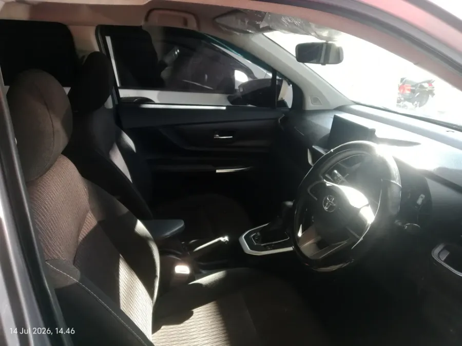 Foto Mobil Bekas Kabin Depan Toyota Avanza 1.5 G tahun 2022