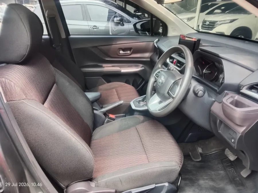Foto Mobil Bekas Kabin Depan Toyota Avanza 1.5 G tahun 2022