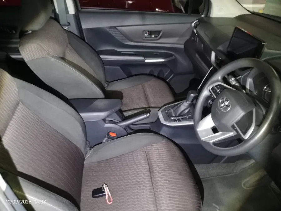 Foto Mobil Bekas Kabin Depan Toyota Avanza 1.5 G tahun 2022
