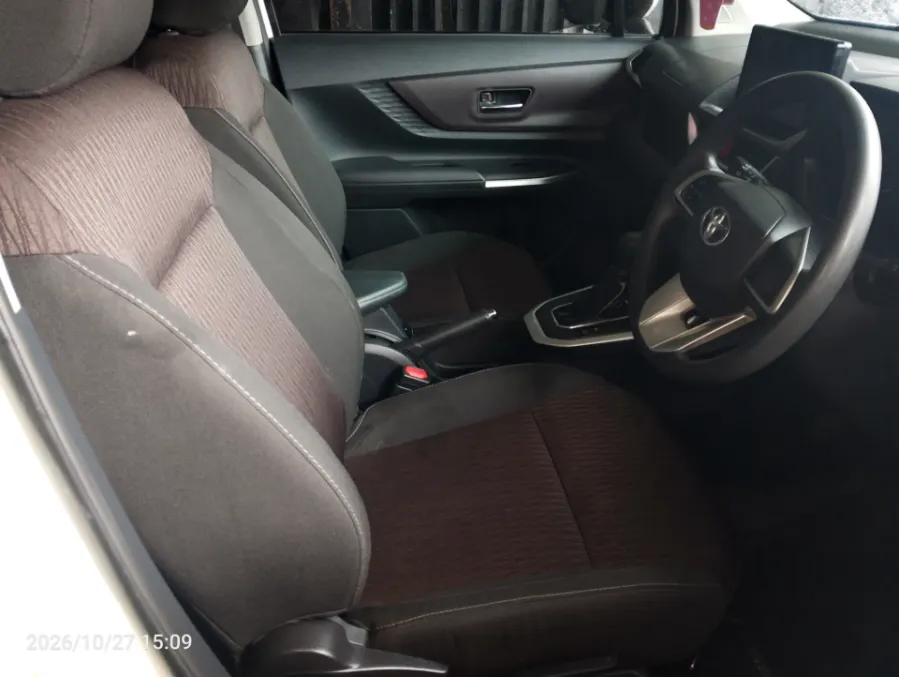 Foto Mobil Bekas Kabin Depan Toyota Avanza 1.5 G tahun 2022
