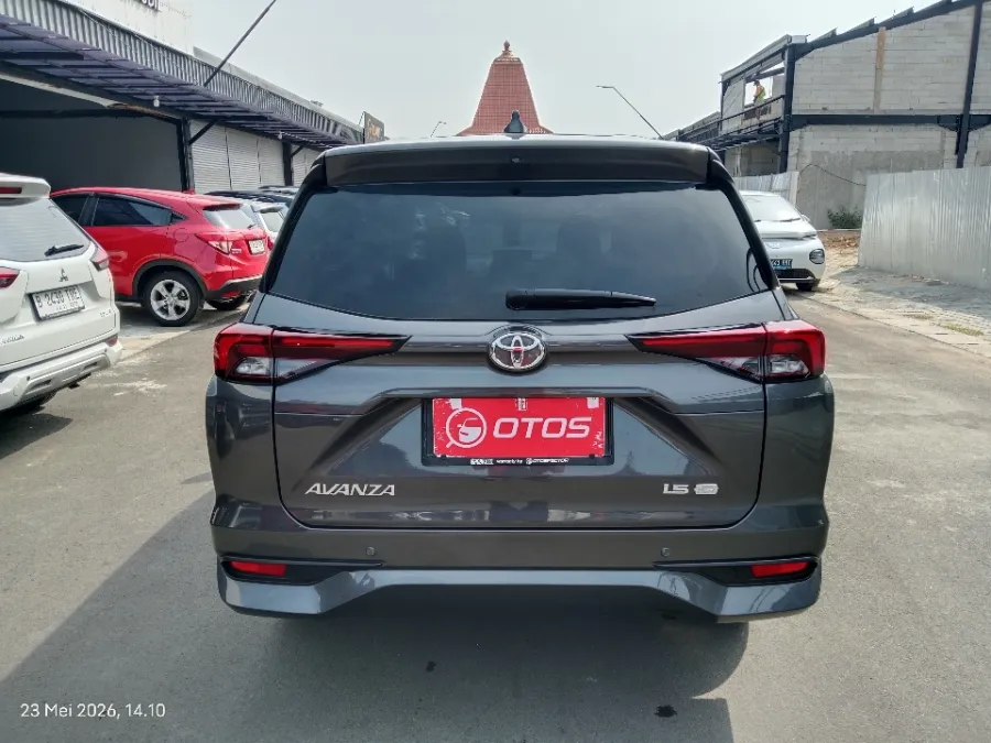 Foto Mobil Bekas Tampak Belakang Toyota Avanza 1.5 G tahun 2022