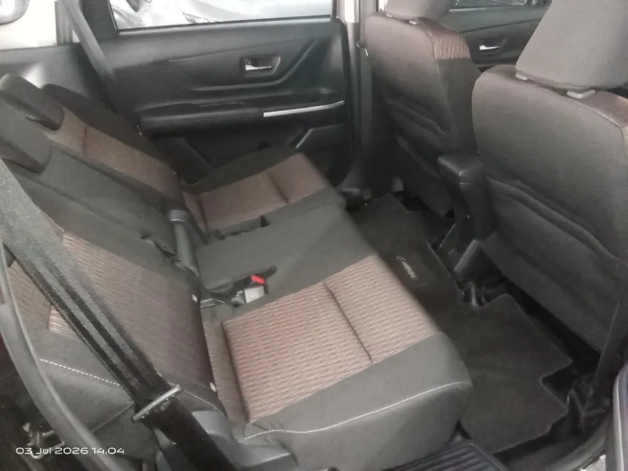 Foto Mobil Bekas Kabin Belakang Toyota Avanza 1.5 G tahun 2023