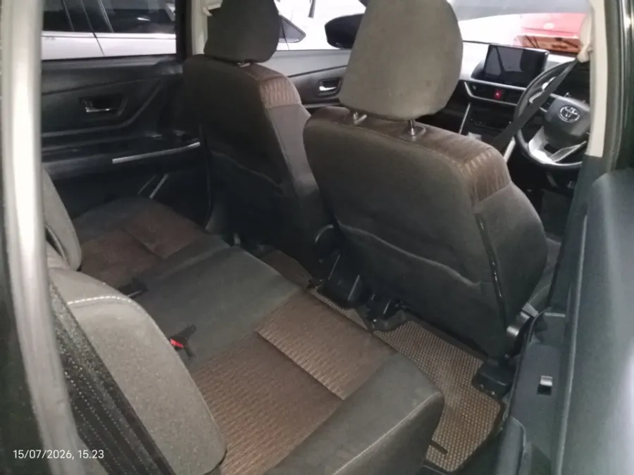 Foto Mobil Bekas Kabin Belakang Toyota Avanza 1.5 G tahun 2023