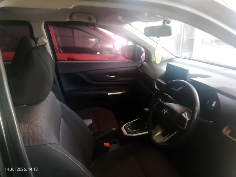 Foto Mobil Bekas Kabin Depan Toyota Avanza 1.5 G tahun 2023