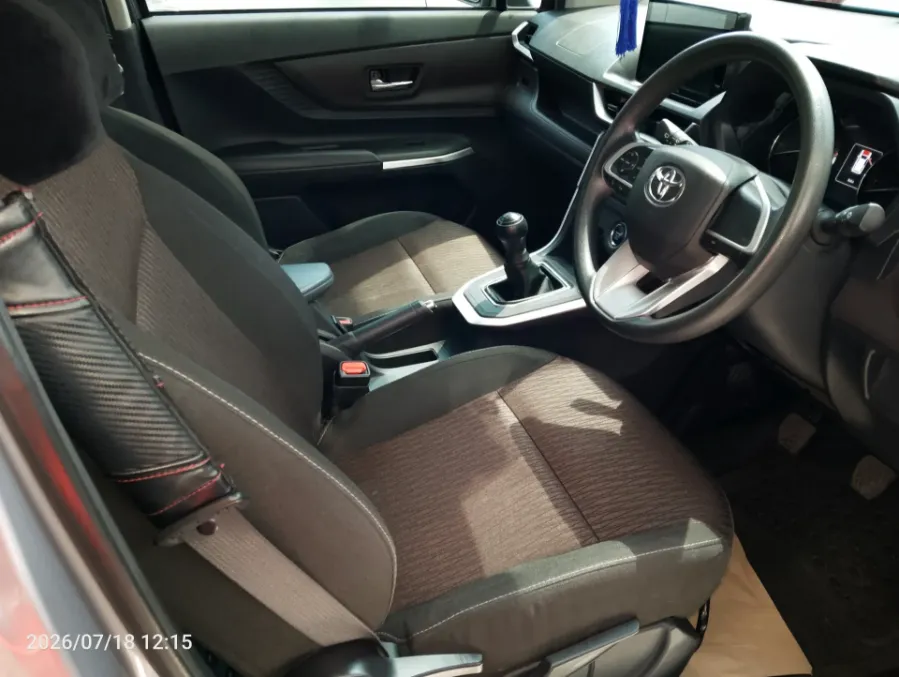 Foto Mobil Bekas Kabin Depan Toyota Avanza 1.5 G tahun 2023