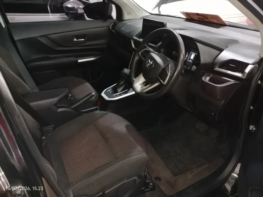 Foto Mobil Bekas Kabin Depan Toyota Avanza 1.5 G tahun 2023