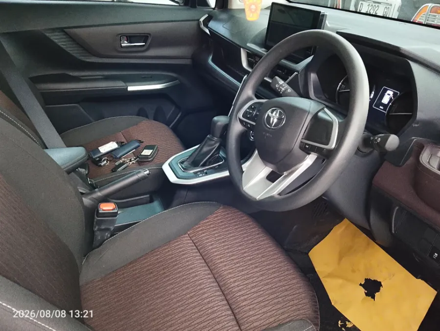 Foto Mobil Bekas Kabin Depan Toyota Avanza 1.5 G tahun 2023