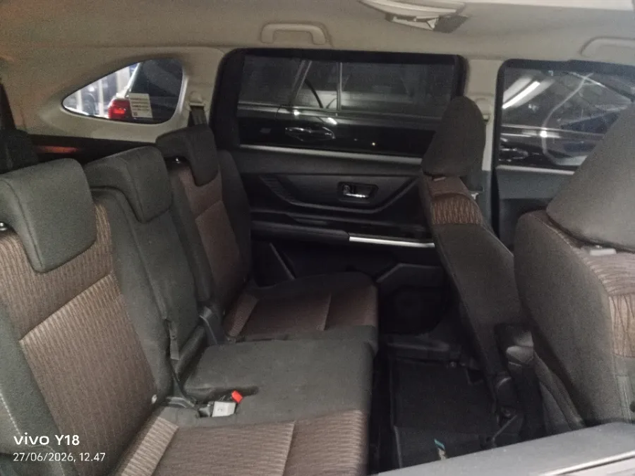 Foto Mobil Bekas Kabin Belakang Toyota Avanza 1.5 G tahun 2024