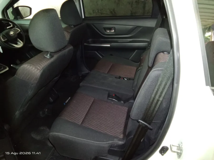 Foto Mobil Bekas Kabin Belakang Toyota Avanza 1.5 G tahun 2024
