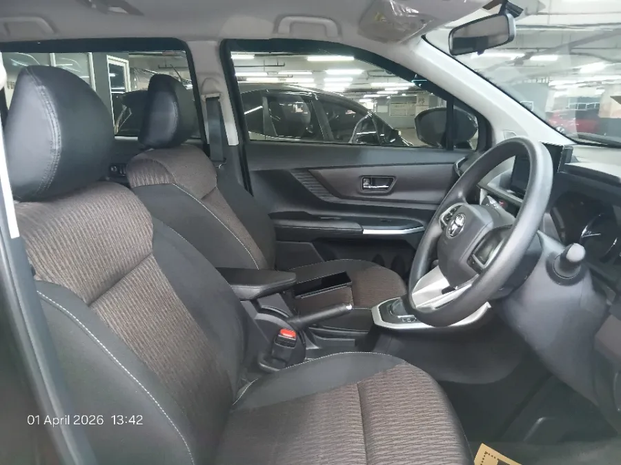 Foto Mobil Bekas Kabin Depan Toyota Avanza 1.5 G tahun 2024