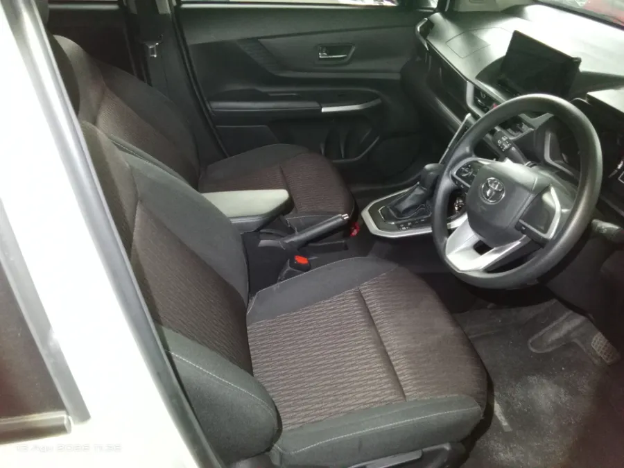 Foto Mobil Bekas Kabin Depan Toyota Avanza 1.5 G tahun 2024